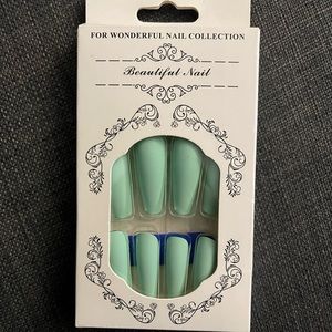 Light Mint Green Press on Nails